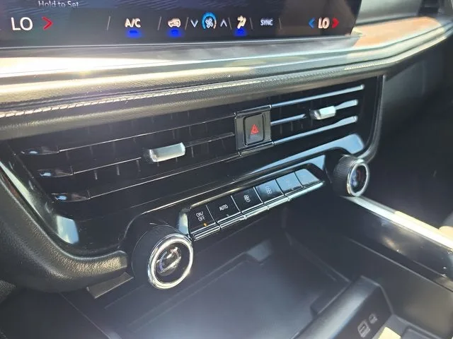 2025 Chevrolet Suburban LS photo 27