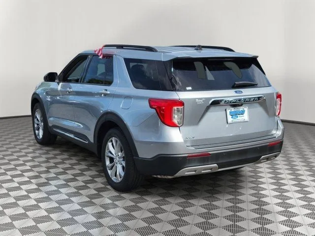 2023 Ford Explorer XLT photo 4