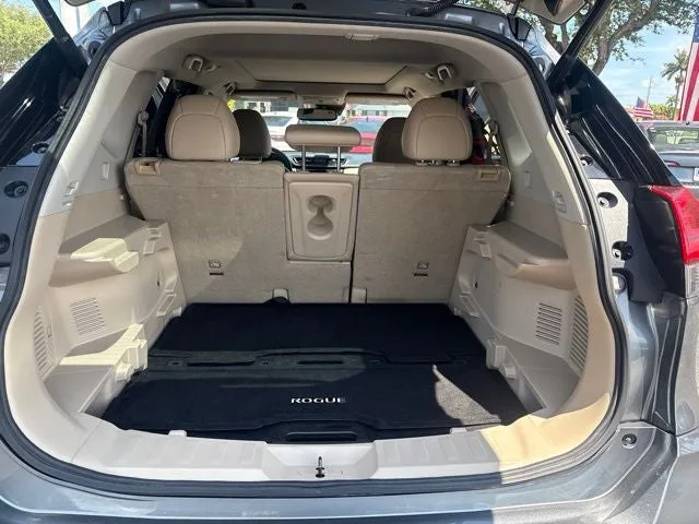 2017 Nissan Rogue SL photo 17
