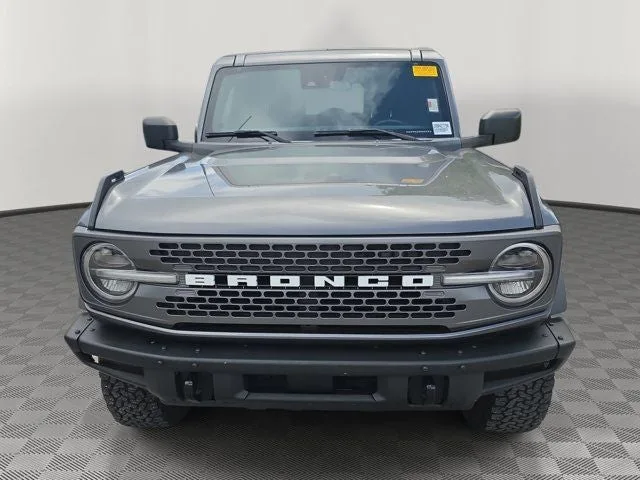 2022 Ford Bronco Badlands photo 2