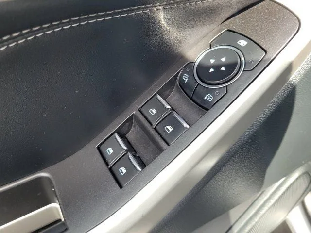 2023 Ford Explorer XLT photo 17
