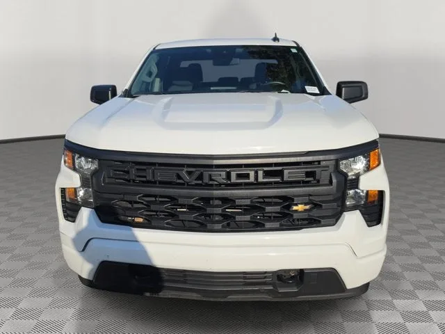 2022 Chevrolet Silverado 1500 Custom photo 3