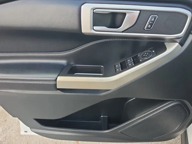 2020 Ford Explorer XLT photo 14