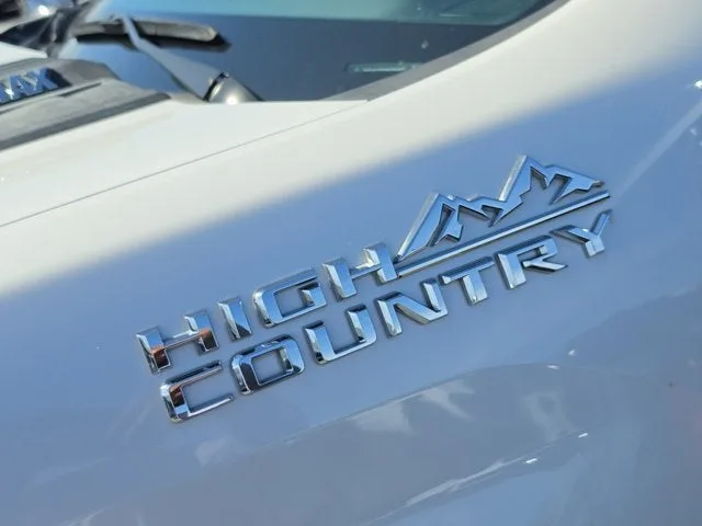 2021 Chevrolet Silverado 2500HD High Country photo 13