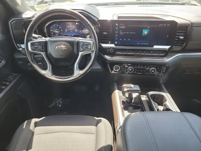 2023 Chevrolet Silverado 1500 RST photo 16
