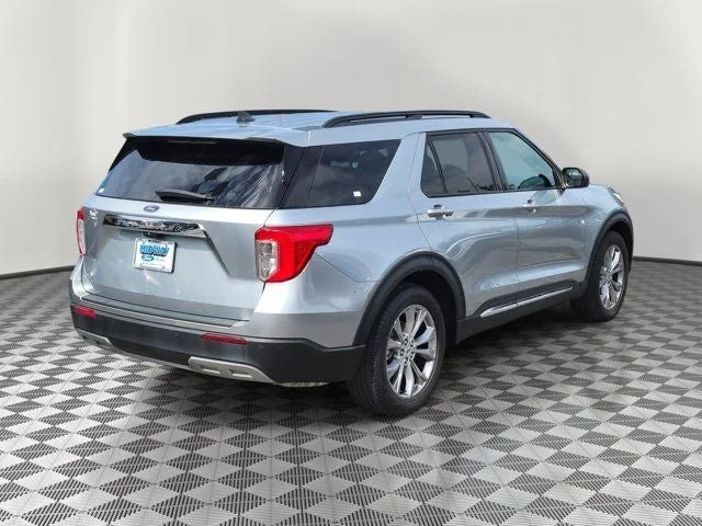 2023 Ford Explorer XLT photo 6