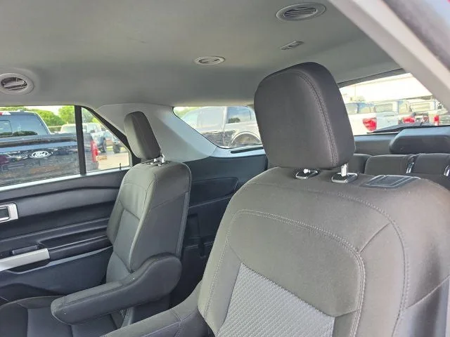 2024 Ford Explorer XLT photo 11
