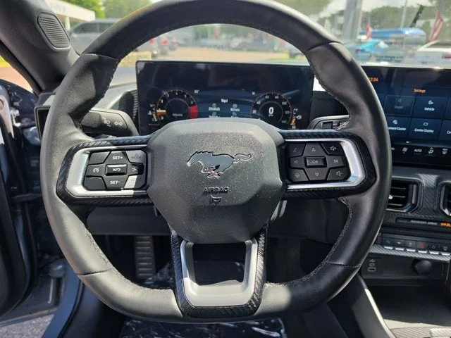 2025 Ford Mustang EcoBoost photo 20