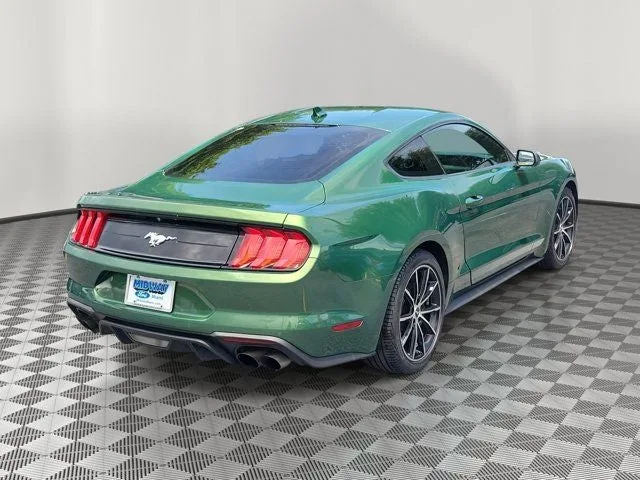 2022 Ford Mustang EcoBoost photo 6
