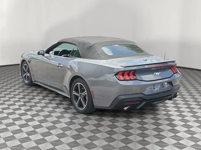 2024 Ford Mustang EcoBoost Premium photo 4