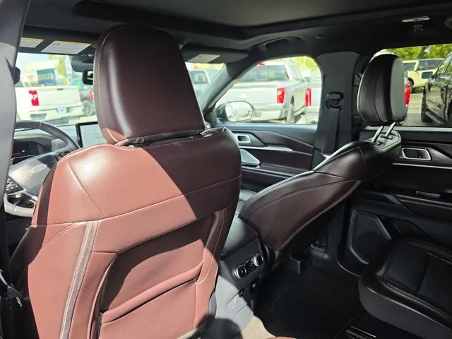 2025 Ford Explorer Platinum photo 15