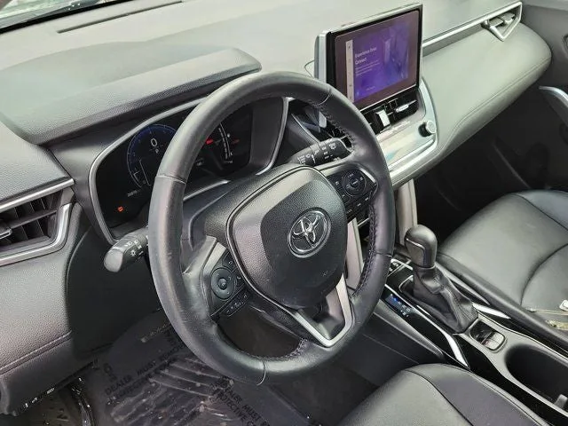 2023 Toyota Corolla Cross XLE photo 20