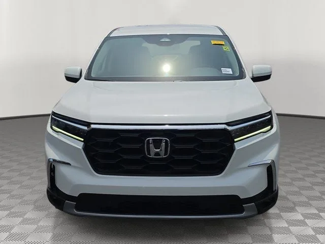 2024 Honda Pilot EX-L 7 Passenger photo 2