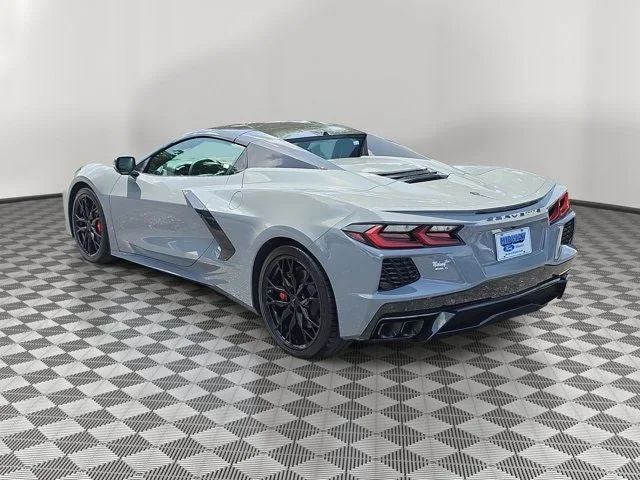 2025 Chevrolet Corvette Stingray 2LT photo 4