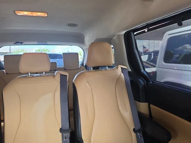 2024 Kia Carnival EX photo 27