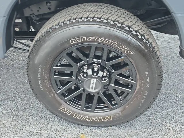 2021 Ford F-250SD Lariat photo 8