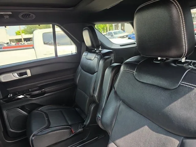 2023 Ford Explorer ST photo 13