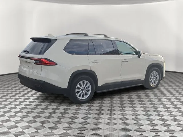 2024 Toyota Grand Highlander XLE photo 6