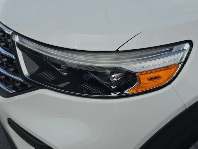 2020 Ford Explorer XLT photo 10