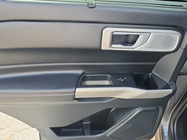 2023 Ford Explorer Limited photo 10