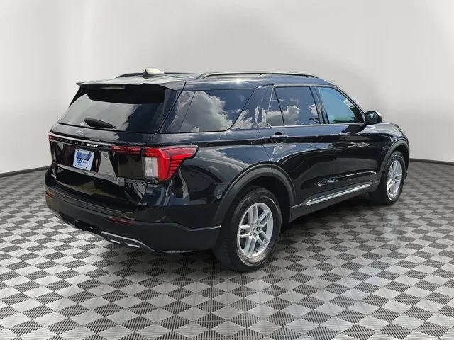 2025 Ford Explorer Active photo 6