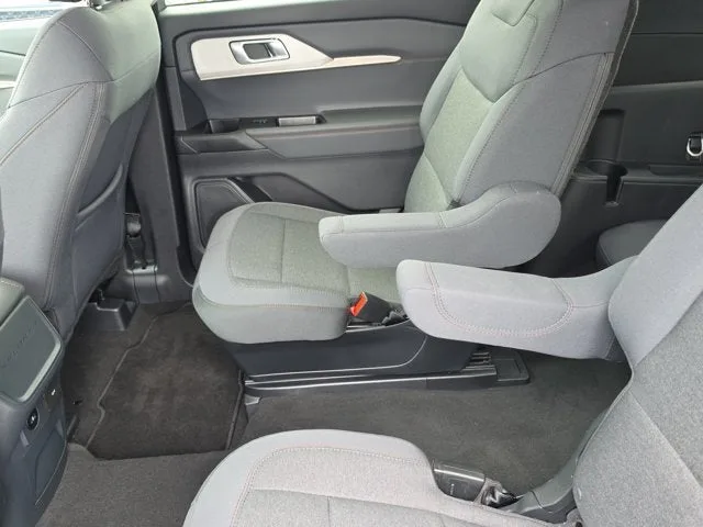 2026 Ford Explorer Active photo 10