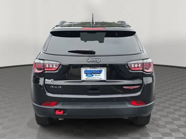 2025 Jeep Compass Trailhawk photo 5