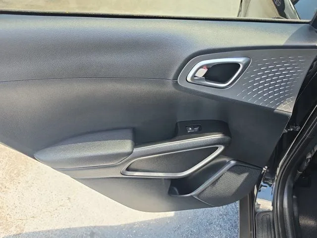 2024 Kia Soul LX photo 12