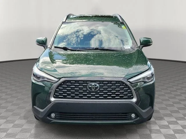2023 Toyota Corolla Cross XLE photo 2