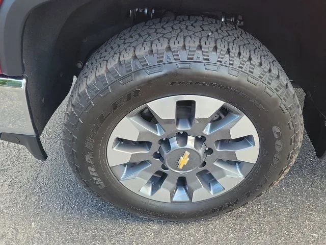 2021 Chevrolet Silverado 2500HD LT photo 9