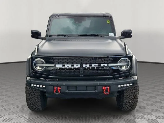 2021 Ford Bronco Wildtrak photo 2