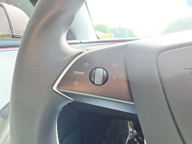 2025 Tesla Model 3 Performance photo 18