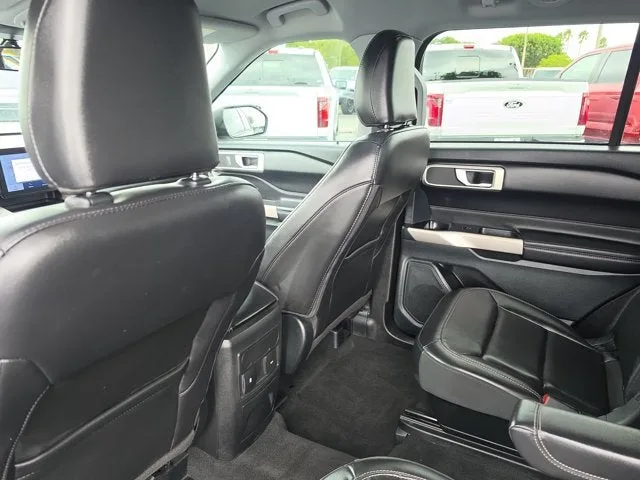 2023 Ford Explorer XLT photo 14