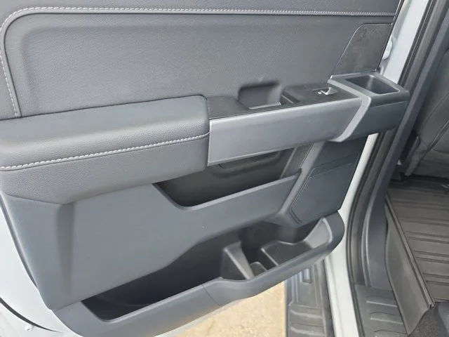 2025 Ford F-150 XLT photo 9
