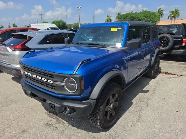 2024 Ford Bronco Black Diamond photo 2