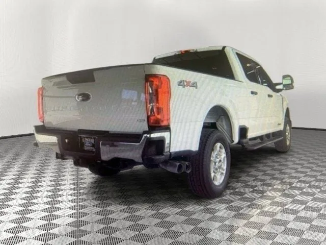 2025 Ford F-250SD XLT photo 4