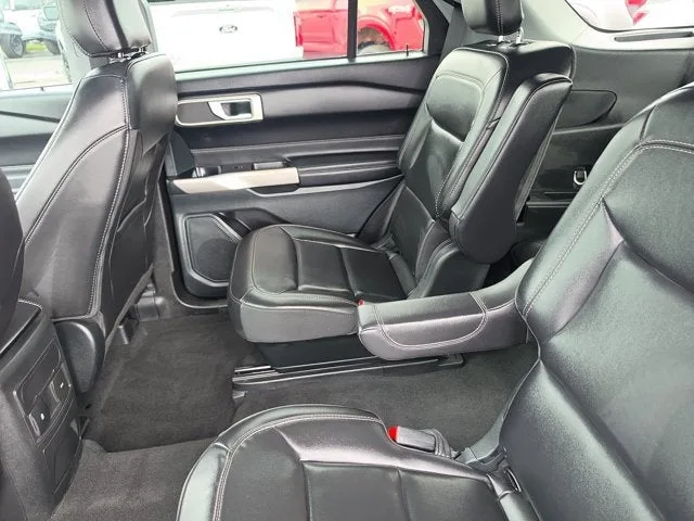 2023 Ford Explorer XLT photo 11