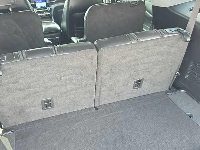2023 Ford Explorer Limited photo 8