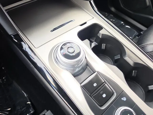 2023 Ford Explorer ST photo 31