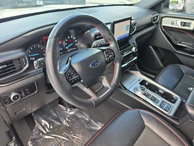 2023 Ford Explorer ST-Line photo 21