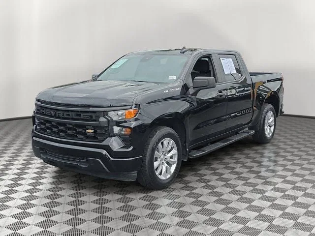 2023 Chevrolet Silverado 1500 Custom photo 3