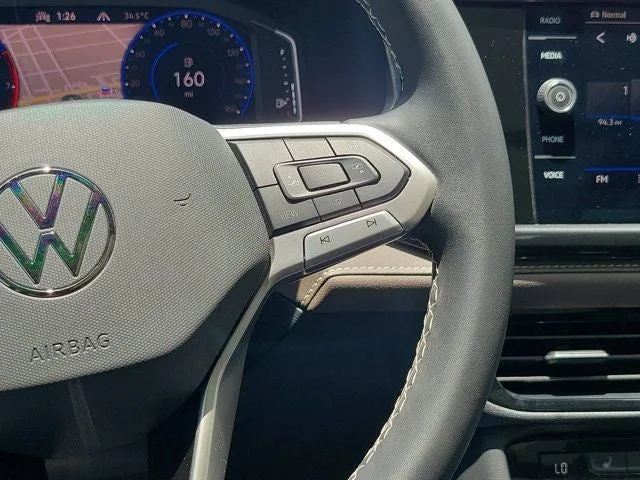 2024 Volkswagen Taos 1.5T SEL photo 16