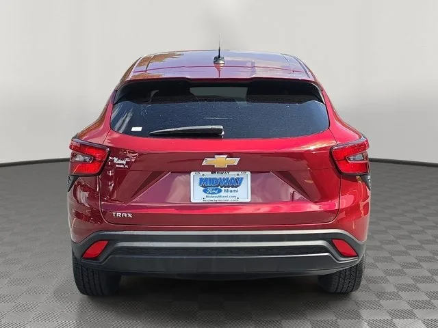 2024 Chevrolet Trax LS photo 5