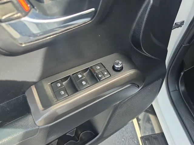 2018 Toyota Tacoma TRD Sport V6 photo 19
