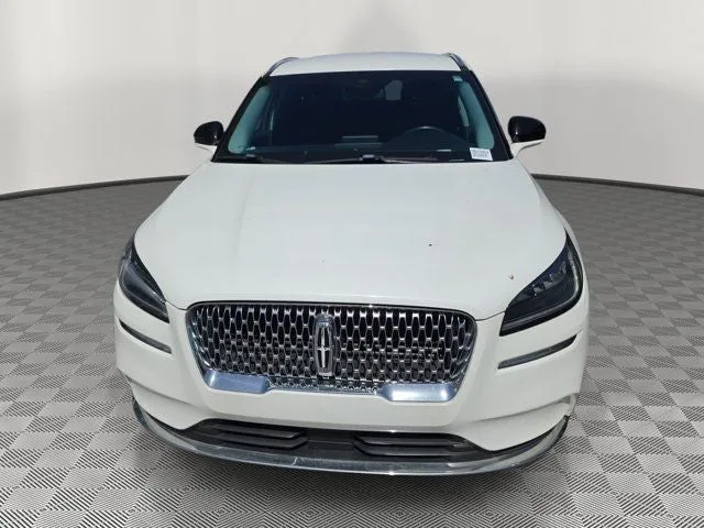2021 Lincoln Corsair Standard photo 2