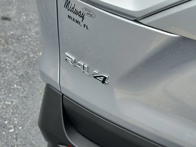 2024 Toyota RAV4 Hybrid LE photo 8