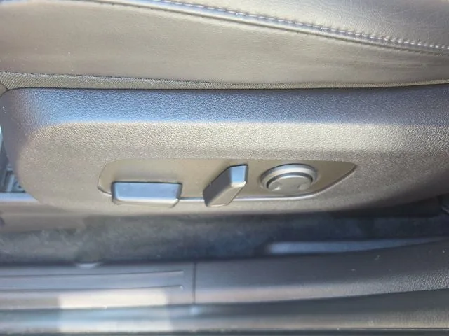 2024 Kia Carnival EX photo 14