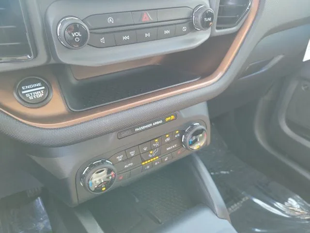 2024 Ford Bronco Sport Outer Banks photo 26
