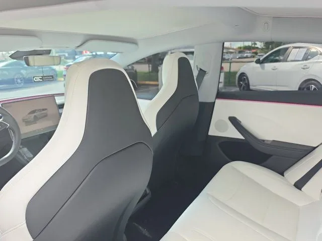 2025 Tesla Model 3 Performance photo 13