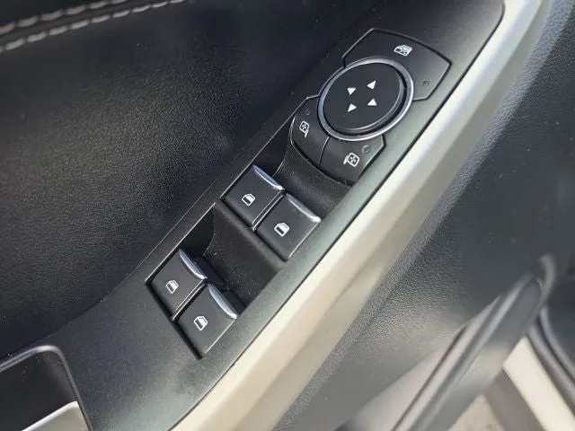 2020 Ford Explorer XLT photo 15